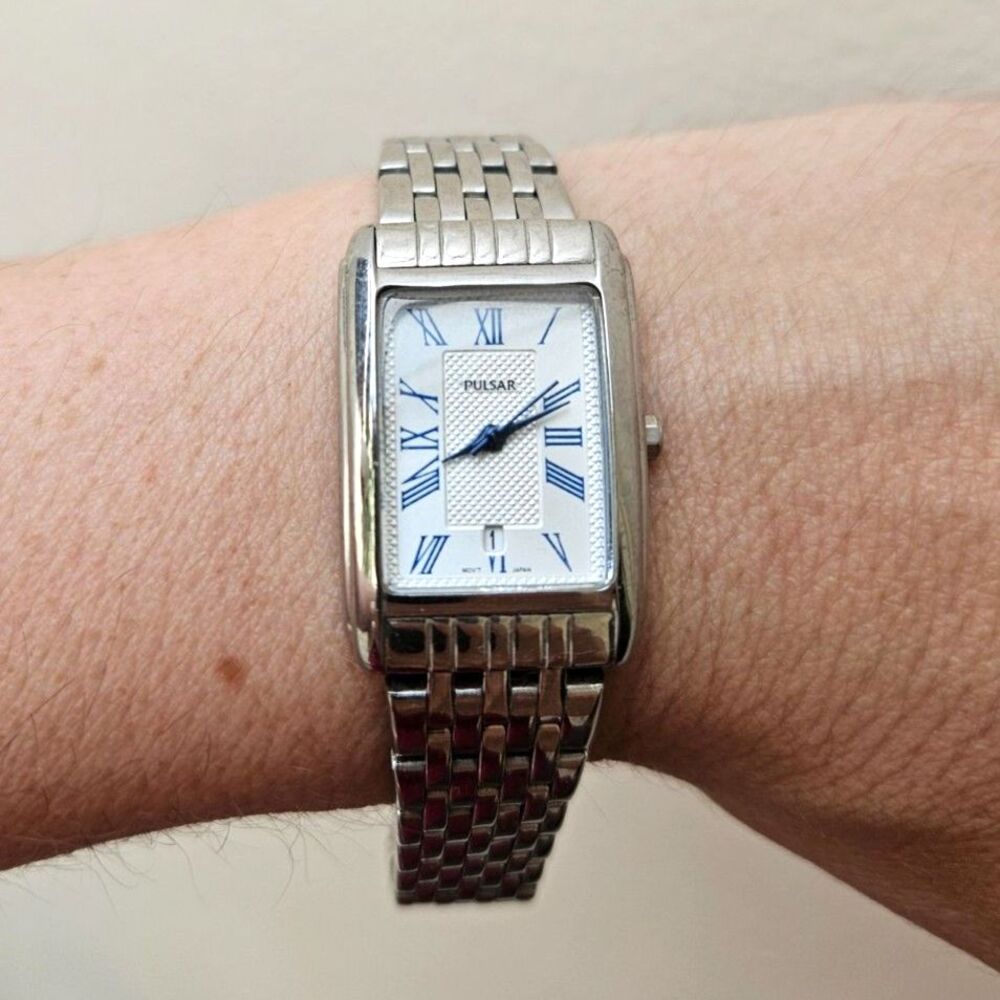 Pulsar womens silver tone bracelet watch rectangular face